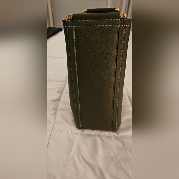 Carolina Herrera Insignia Hobo Large Shoulder Bag - Picture 6 of 8